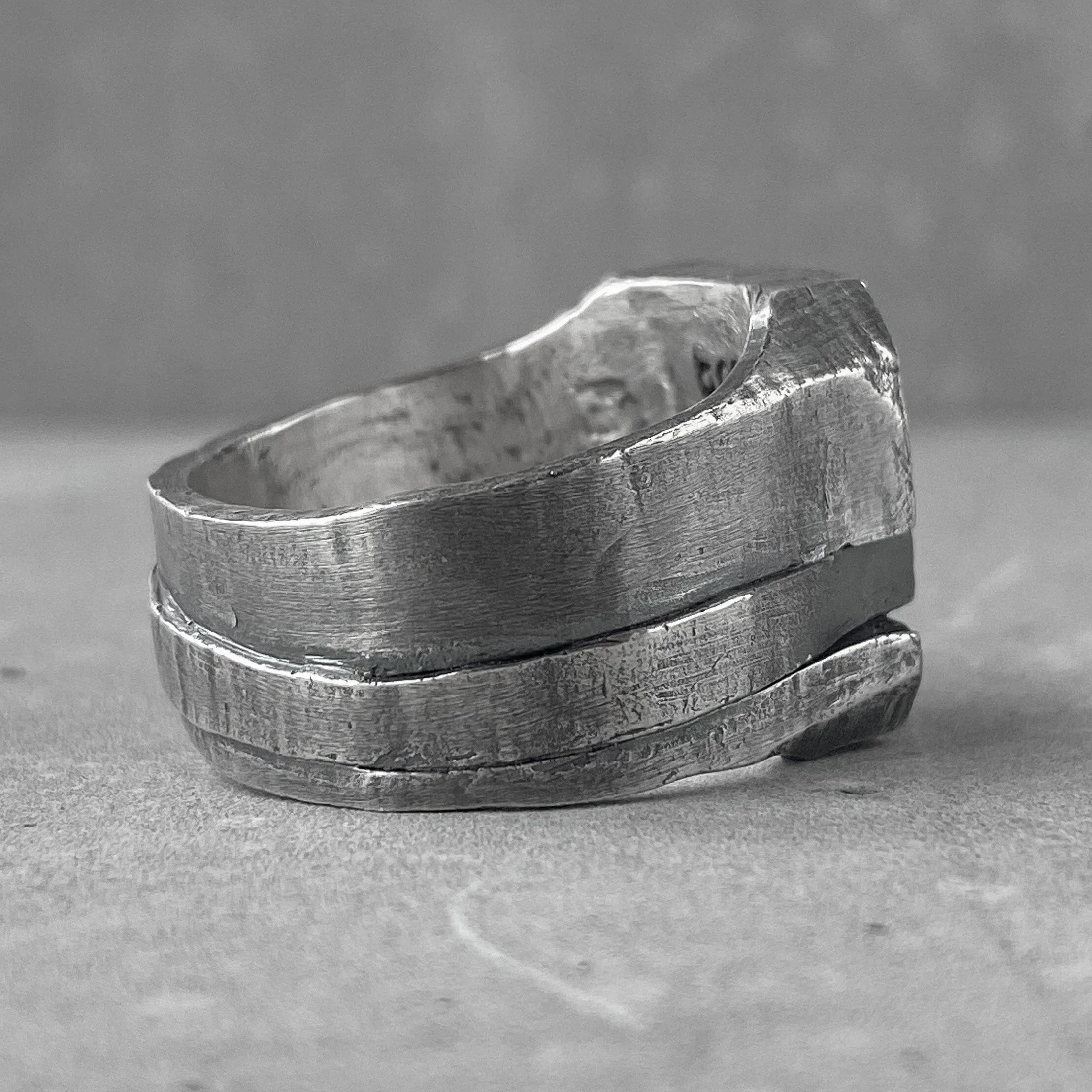Babylon ring- textured square signet ring with five black diamonds