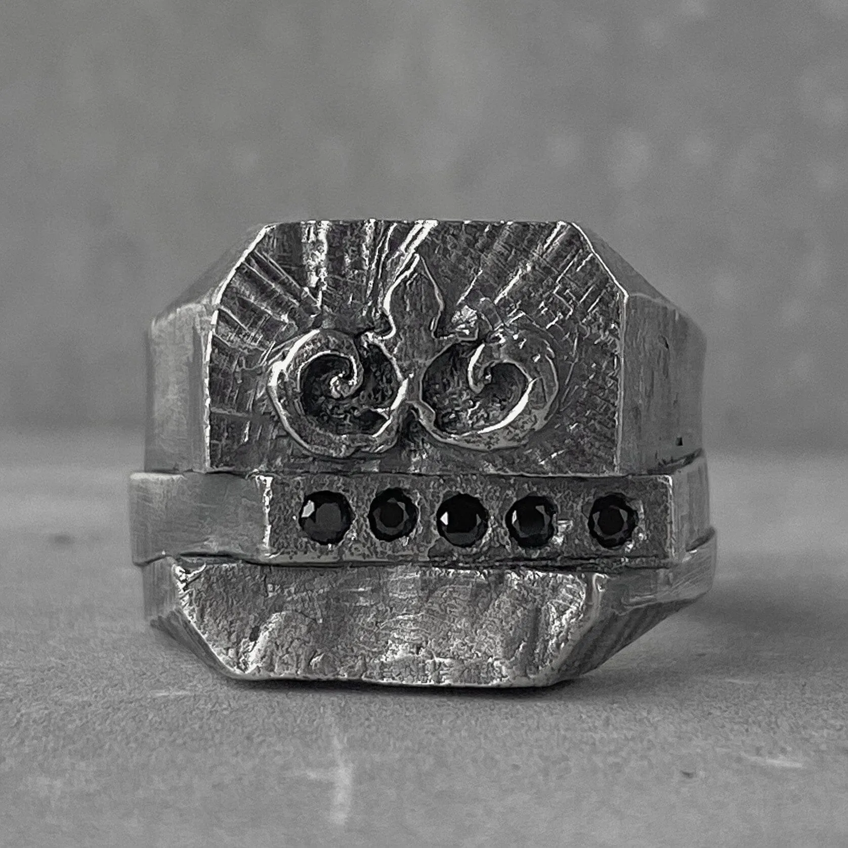 Babylon ring- textured square signet ring with five black diamonds