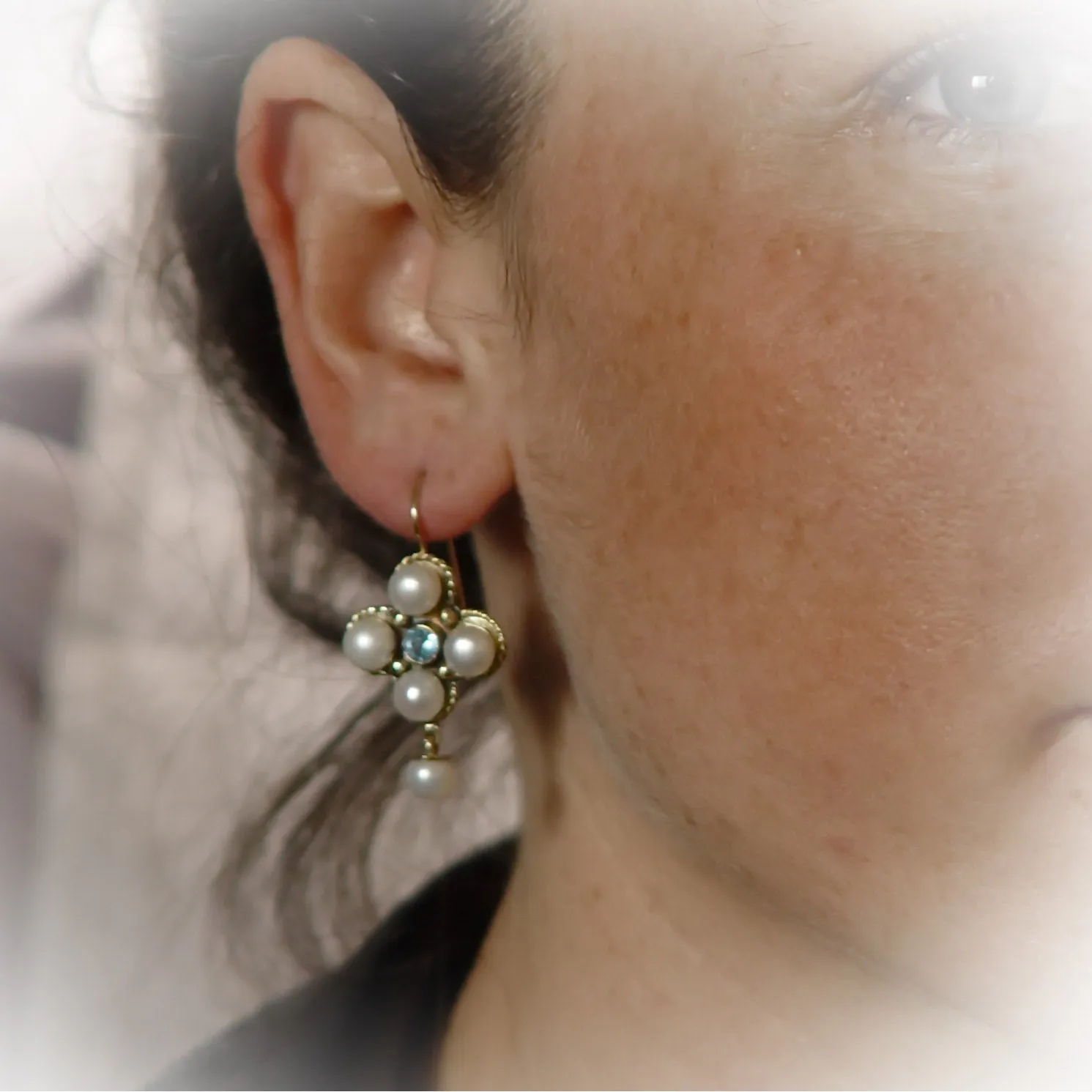 EG0705 Small chandelier pearl and Topaz earrings